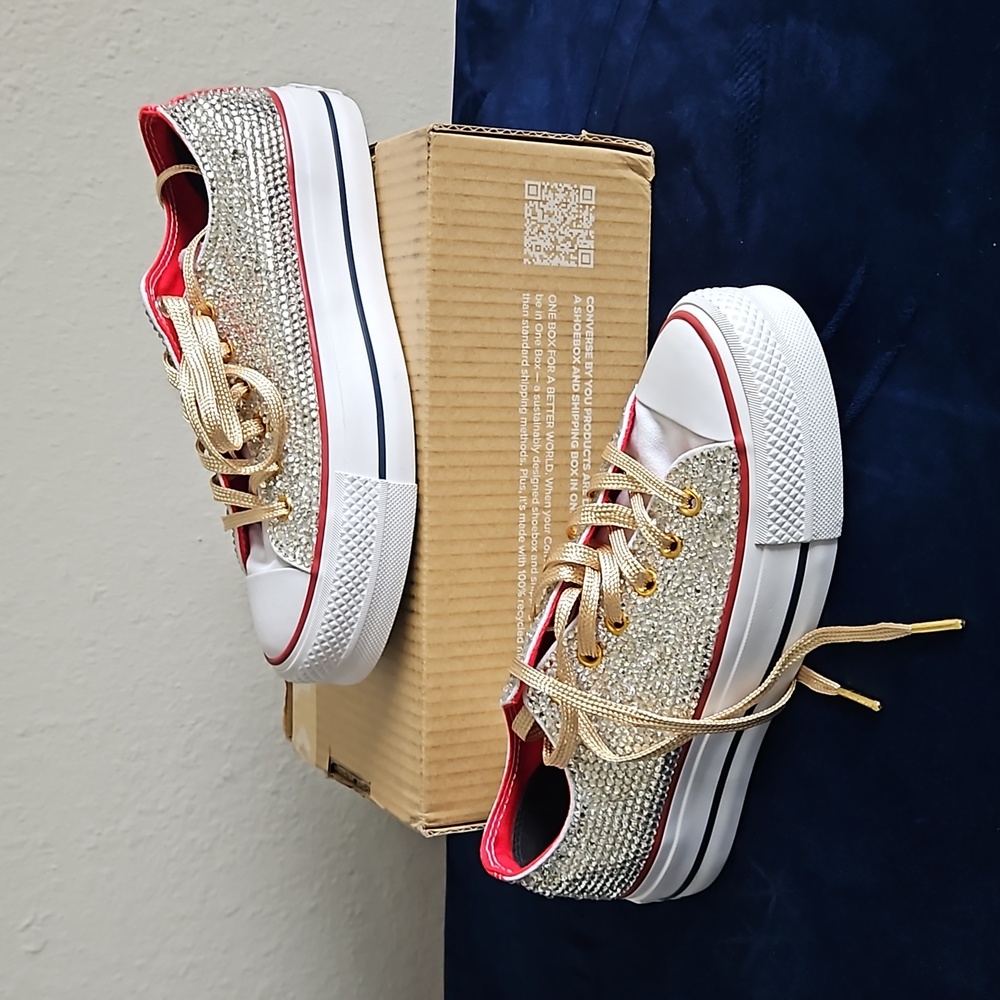 Women's platform Converse Chuck Taylors size 8